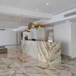 Kokkinos Boutique